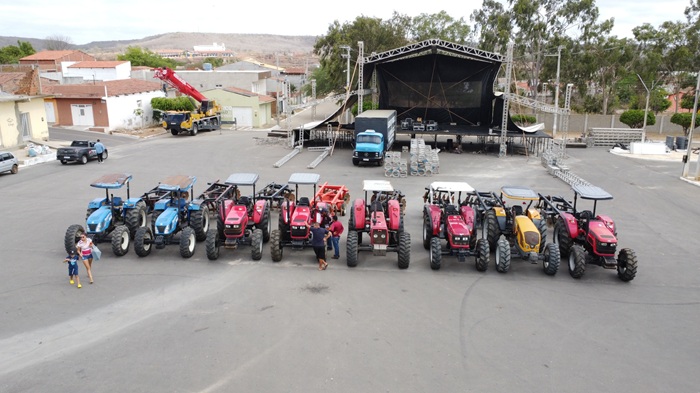 Read more about the article Prefeitura de Brejinho inicia aração de terras para agricultores