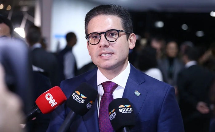 Read more about the article Hugo anuncia urgência de projeto para atualizar teto de faturamento do MEI