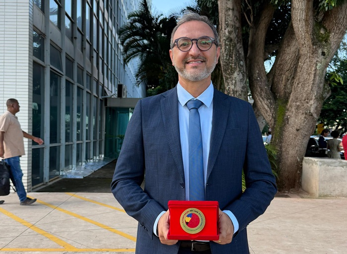 Read more about the article São José do Egito conquista Selo Ouro em alfabetização e prefeito Fredson recebe premiação em Brasília