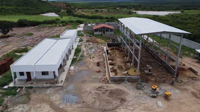 Leia mais sobre o artigo Obra do abatedouro de Brejinho chega a 70% de conclusão