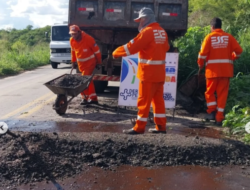 Leia mais sobre o artigo DER instalou lombadas na curva do Ambó depois que Galeguinho cobrou