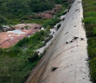 Leia mais sobre o artigo Barragem de Brotas volta a sangrar em Afogados da Ingazeira
