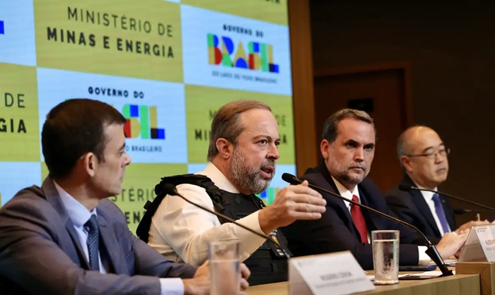 Leia mais sobre o artigo Distribuidoras deverão informar margem de lucro semanalmente à ANP