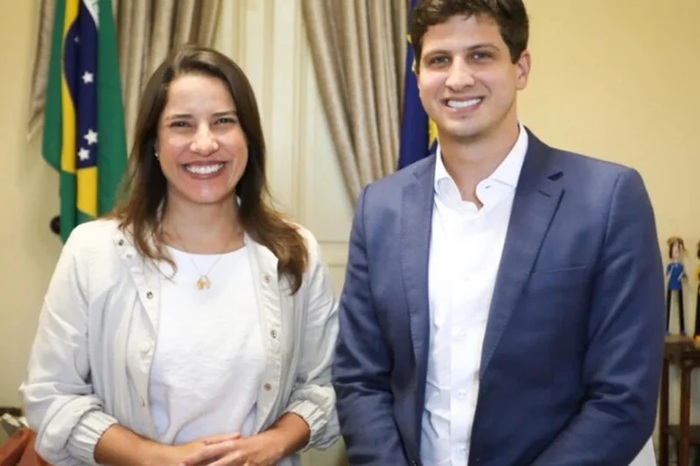 Leia mais sobre o artigo Múltipla divulga 1ª pesquisa que Raquel aparece a frente de João Campos 