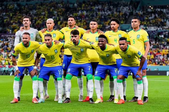 Leia mais sobre o artigo Seleção deve repetir pelo menos oito titulares na estreia da Copa do Mundo