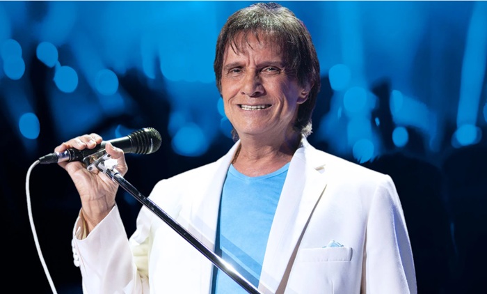 Leia mais sobre o artigo Roberto Carlos deve receber R$ 1,5 milhão para cantar no São João de Caruaru, mas ele é quem dita as regras 