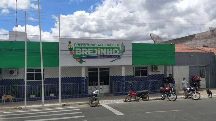 Leia mais sobre o artigo Prefeitura de Brejinho pagou primeira parcela do 13º nessa quinta (18)