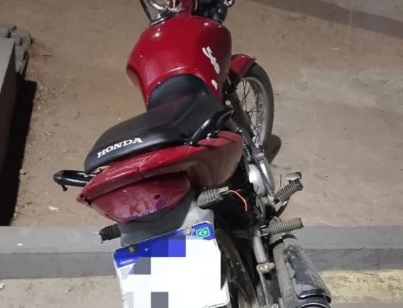 Leia mais sobre o artigo Polícia apreendeu em Itapetim moto com queixa de roubo