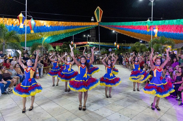 Leia mais sobre o artigo Itapetim abre Circuito Junino 2026 com desfile da Rainha Junina e programação cultural