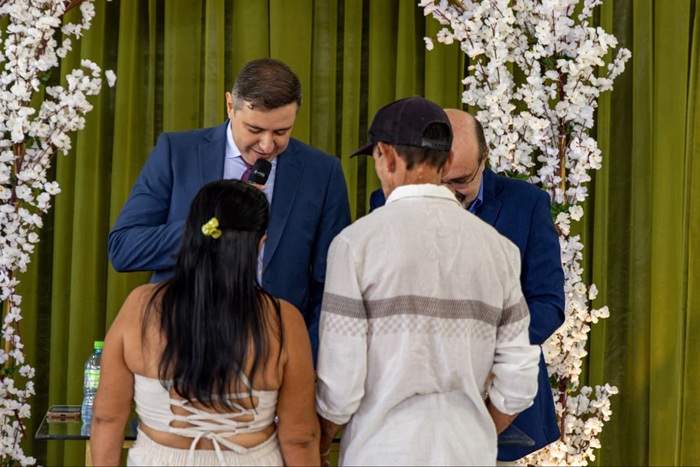 Leia mais sobre o artigo Casamento comunitário oficializou união de 21 casais em Itapetim