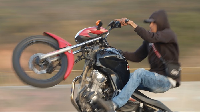 Leia mais sobre o artigo Polícia flagrou motoqueiro fazendo manobras perigosas em Tuparetama