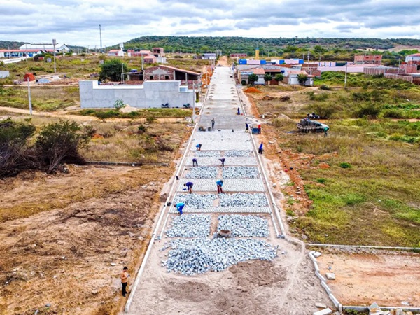 Leia mais sobre o artigo Prefeitura de Brejinho pavimenta rua de acesso a creche
