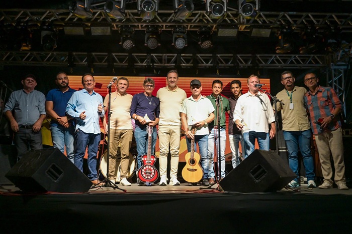 Leia mais sobre o artigo 1ª noite do Festival Egito Multicultural reúne grande público e celebra a cultura popular em São José do Egito