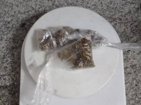 Leia mais sobre o artigo Polícia apreende 12 gramas de maconha com homem em São José do Egito