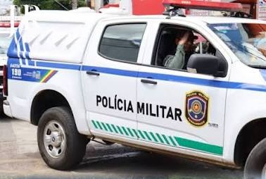 Leia mais sobre o artigo Condutor é flagrado sem CNH, praticando direção perigosa e transportando mais gente do que deveria em moto