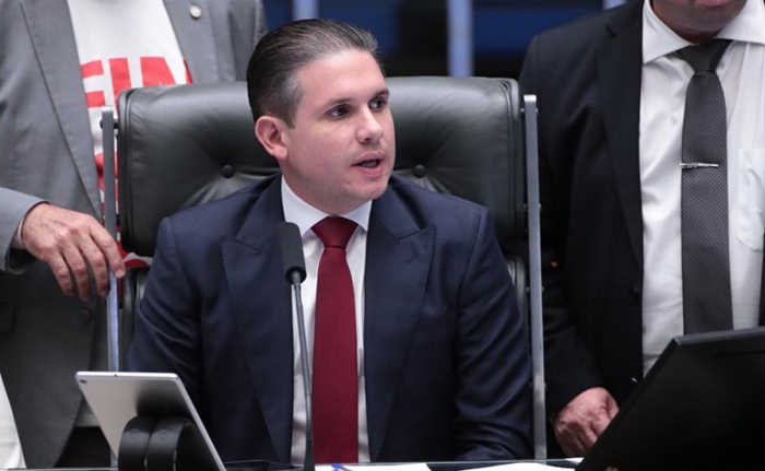 Leia mais sobre o artigo Hugo Motta prioriza PEC que reduz maioridade penal para 16 anos