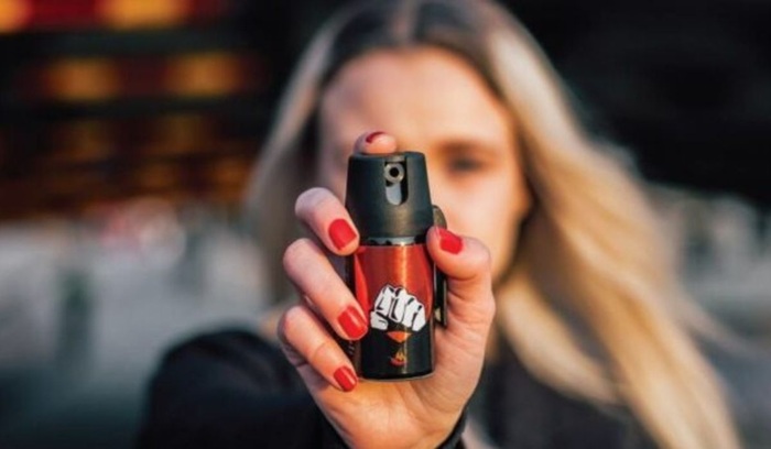 Leia mais sobre o artigo Senado aprova projeto que autoriza venda de spray de pimenta para mulheres acima de 16 anos